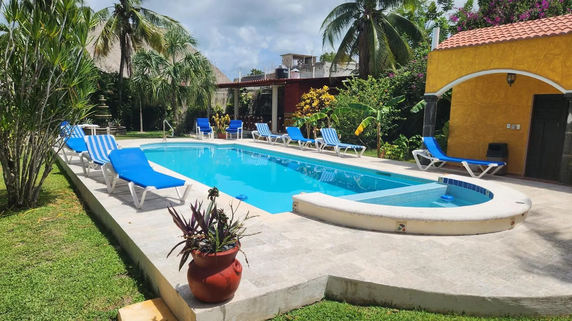 Casa Colonial, Cozumel Villa Guava